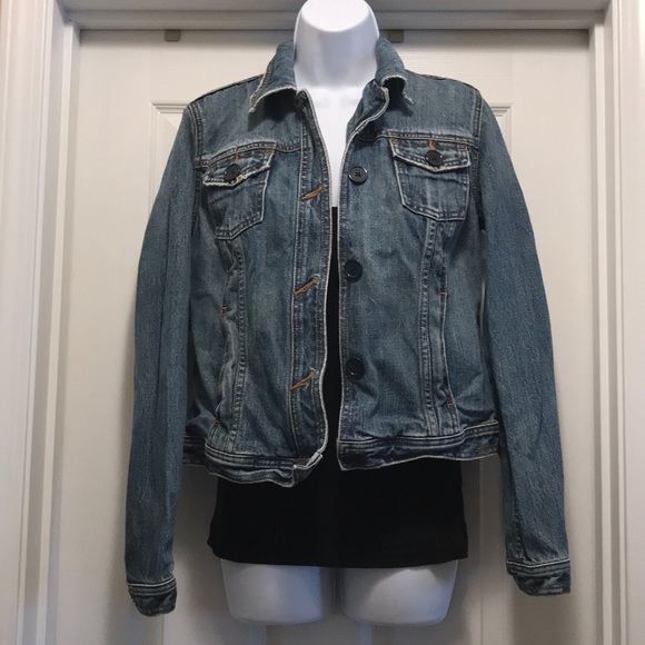 AE Jean jacket size M - Picture 1 of 3